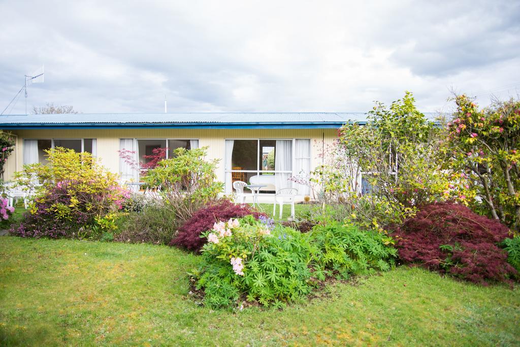 Alpenhorn Motel Te Anau Esterno foto