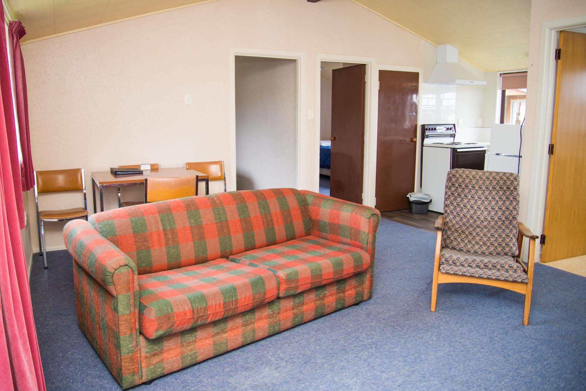 Alpenhorn Motel Te Anau Esterno foto