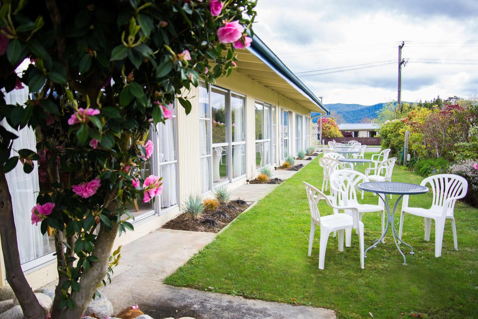 Alpenhorn Motel Te Anau Esterno foto